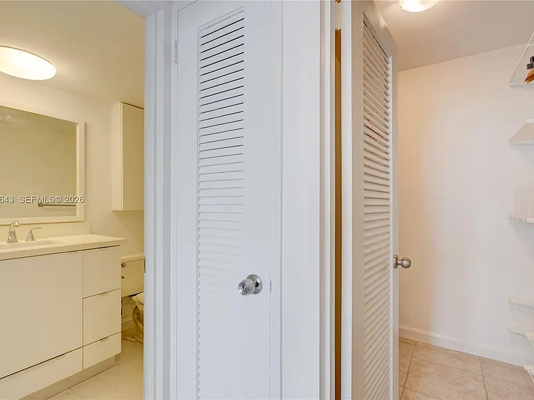 5161 Collins Ave #516 — Photo 18