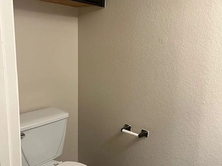 2600 Chandler Ct #31 — Photo 8