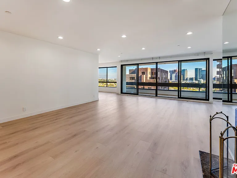 10551 Wilshire Blvd #1405 — Photo 15