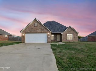 112 Swiss Trl, Calera, OK 74730