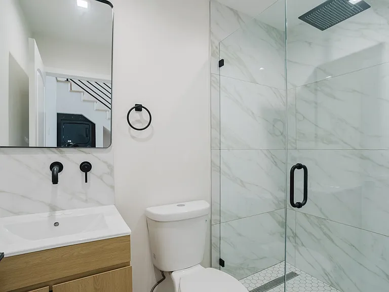 8909 Wakefield Ave — Photo 11