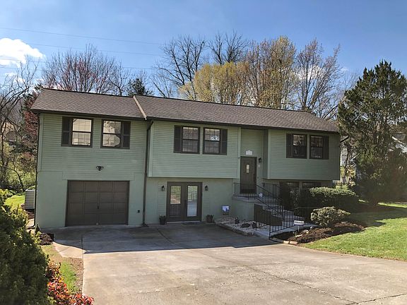 3rd image of 6520 Bay Circle Dr