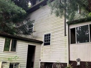 207 Penn Adamsburg Rd, Jeannette, PA 15644