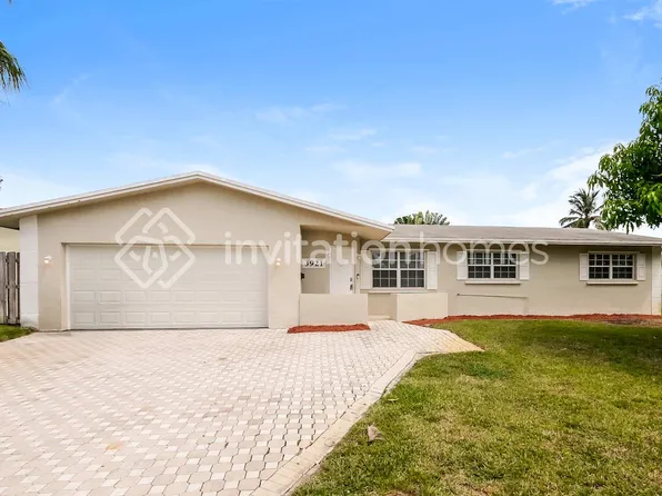 3921 NW 4th Ct, Pompano Beach, FL 33066