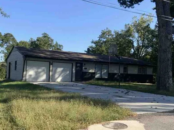 10214 E 57th St, Raytown, MO 64133