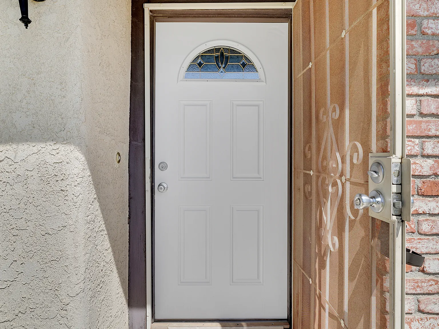 3 bed, 1139 sqft, $3,400 — Photo 2