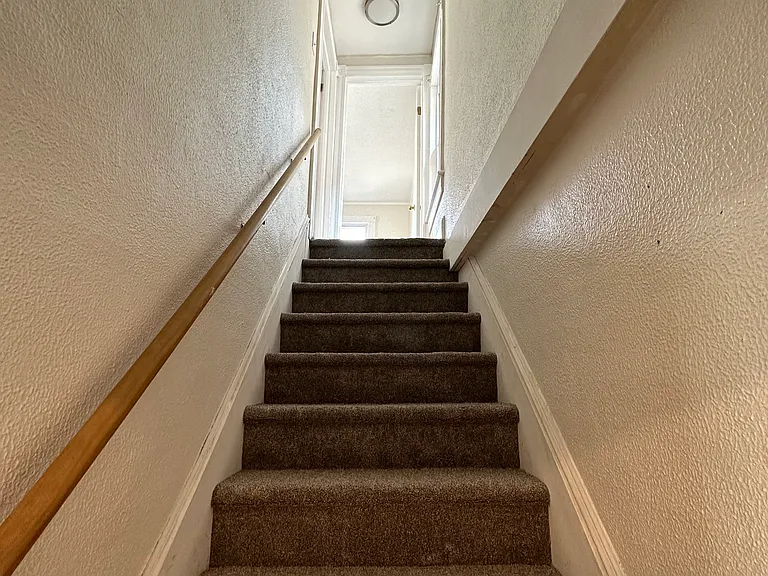 305 Powell Ave — Photo 11