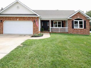 1317 Ridgefield Dr, Godfrey, IL 62035