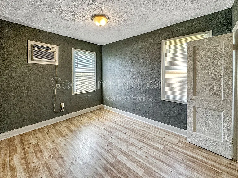 4910 Poe Ave #2 — Photo 13