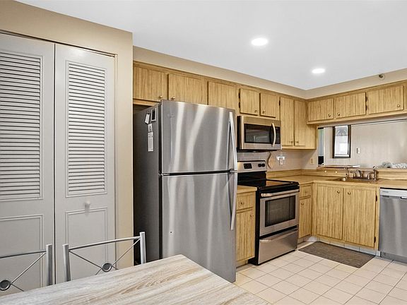 2nd image of 2202 S Cypress Bend Drive #808