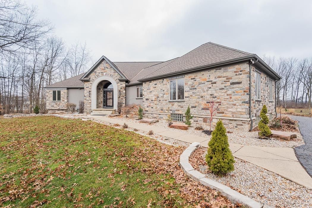 6931 Lewis Center Rd, Galena, OH 43021 | Zillow