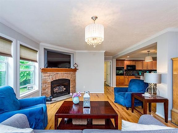 4th image of 282 Goodview Dr