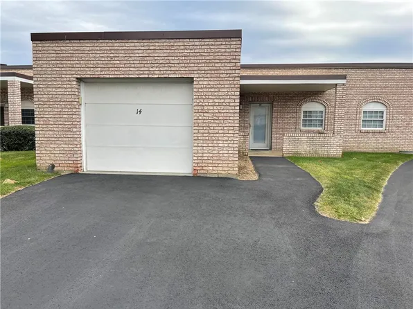 2750 Iowa Dr APT 14, New Kensington, PA 15068