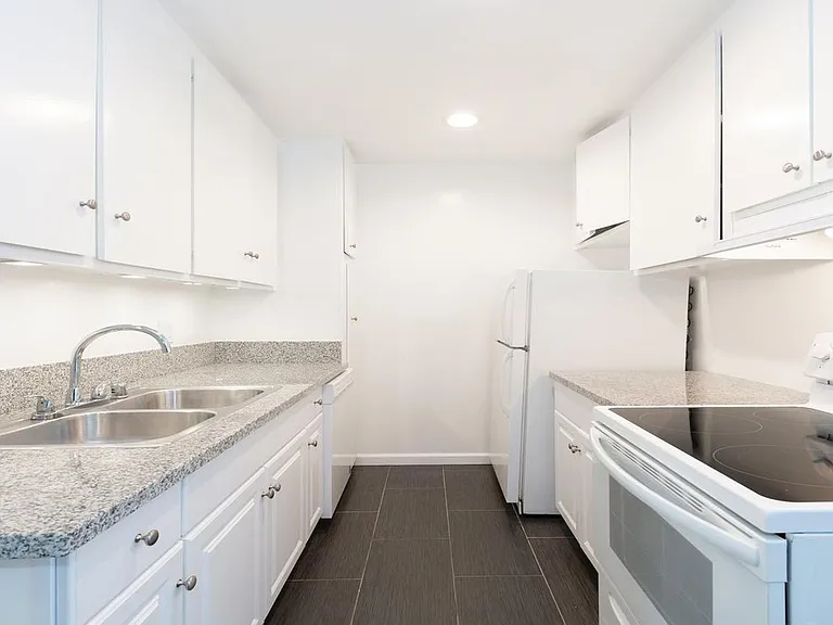 1738 Armacost Ave #102 — Photo 10