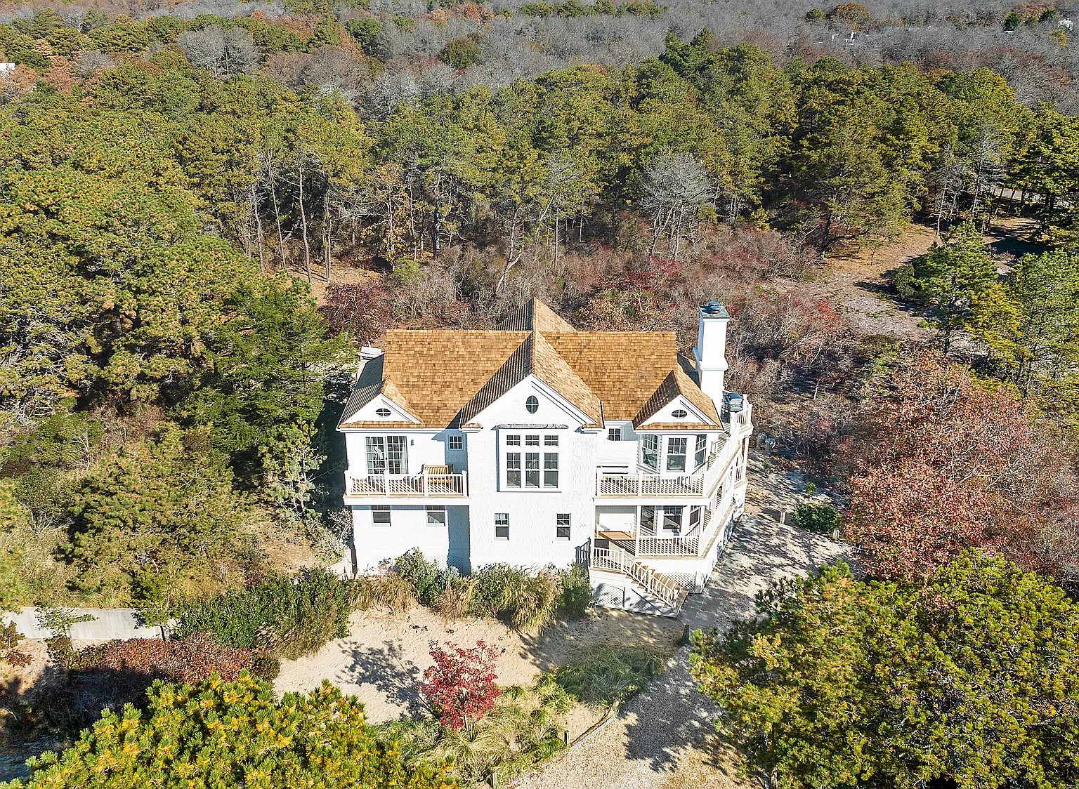 Charming Amagansett Beach House with Private Beach — Photo 1