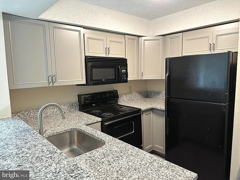 14003 Justin Way #5C — Photo 2