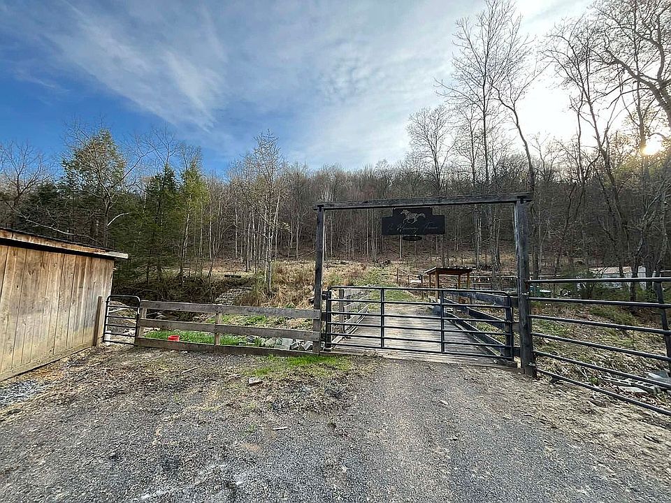 28th image of 587 Point Rd
