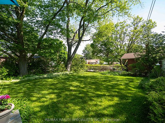 4th image of 1481 Garnet Ave
