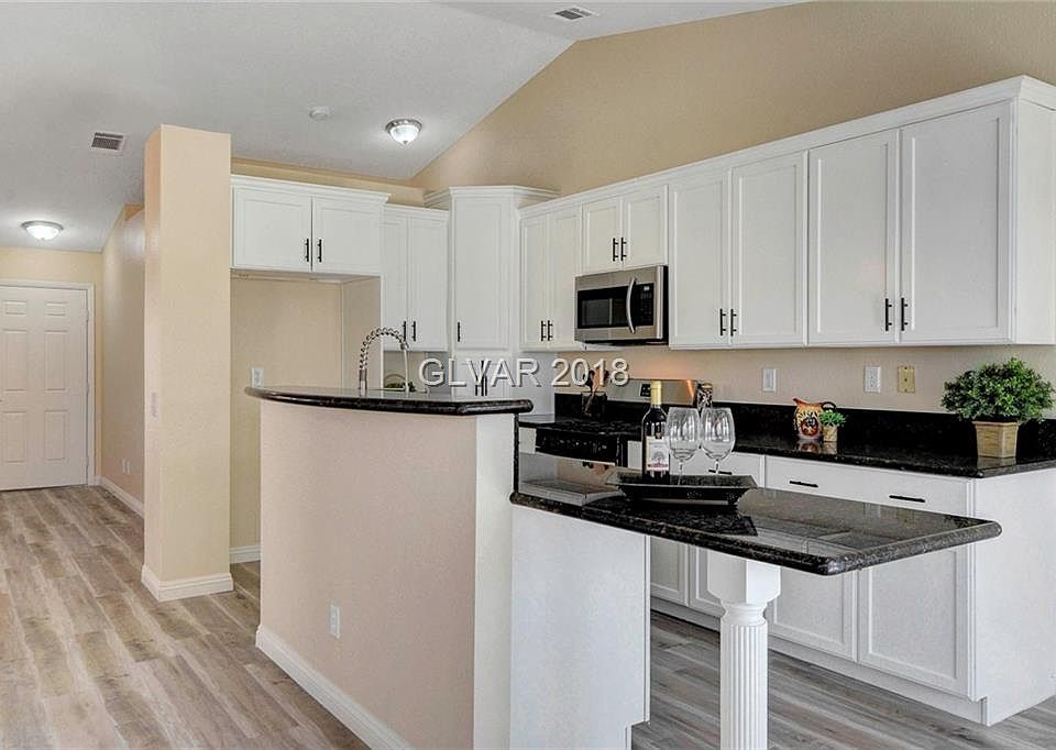 1st image of 407 Mindoro Ave