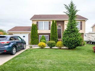 1380 Stonechris Dr, Harrisonburg, VA 22802