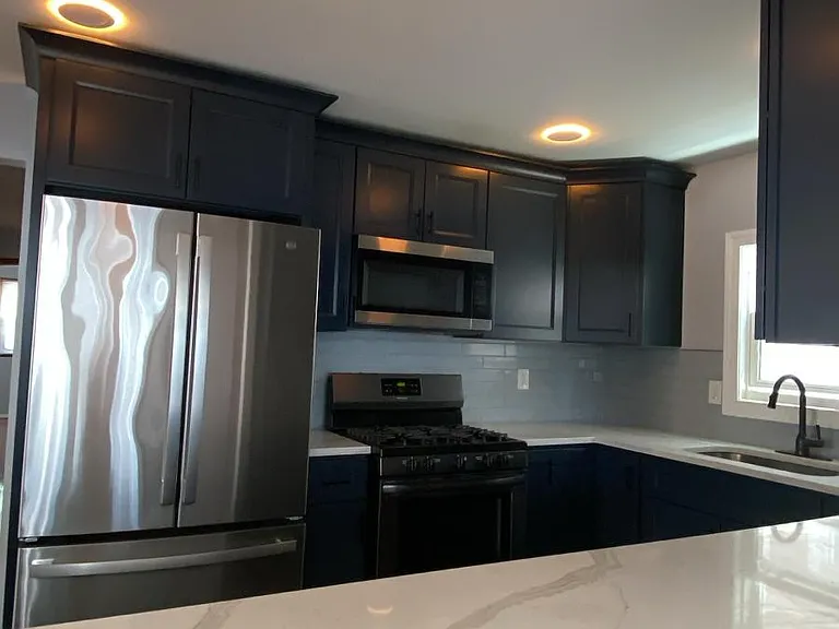 41 W 7th St #1 — Photo 5