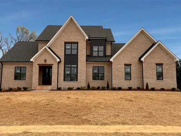 1002 Hayes Farm Dr, Summerfield, NC 27358