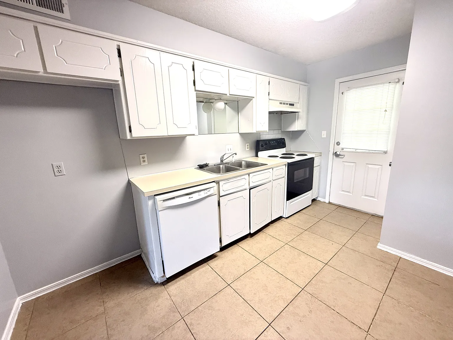 2206 Shenandoah Drive - 1 — Photo 4