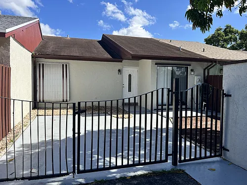 5672 Biscayne Dr Photo 1
