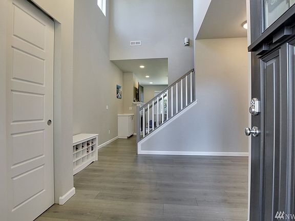 4th image of 10007 105th Avenue Ct SW