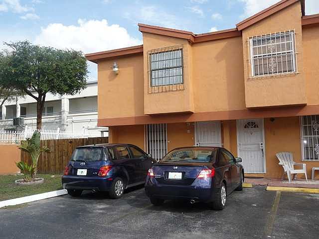 1st image of 1701 W 42nd Pl APT 14