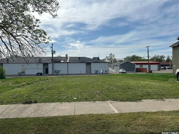 1471 101st STREET, North Battleford, SK S9A 1A1