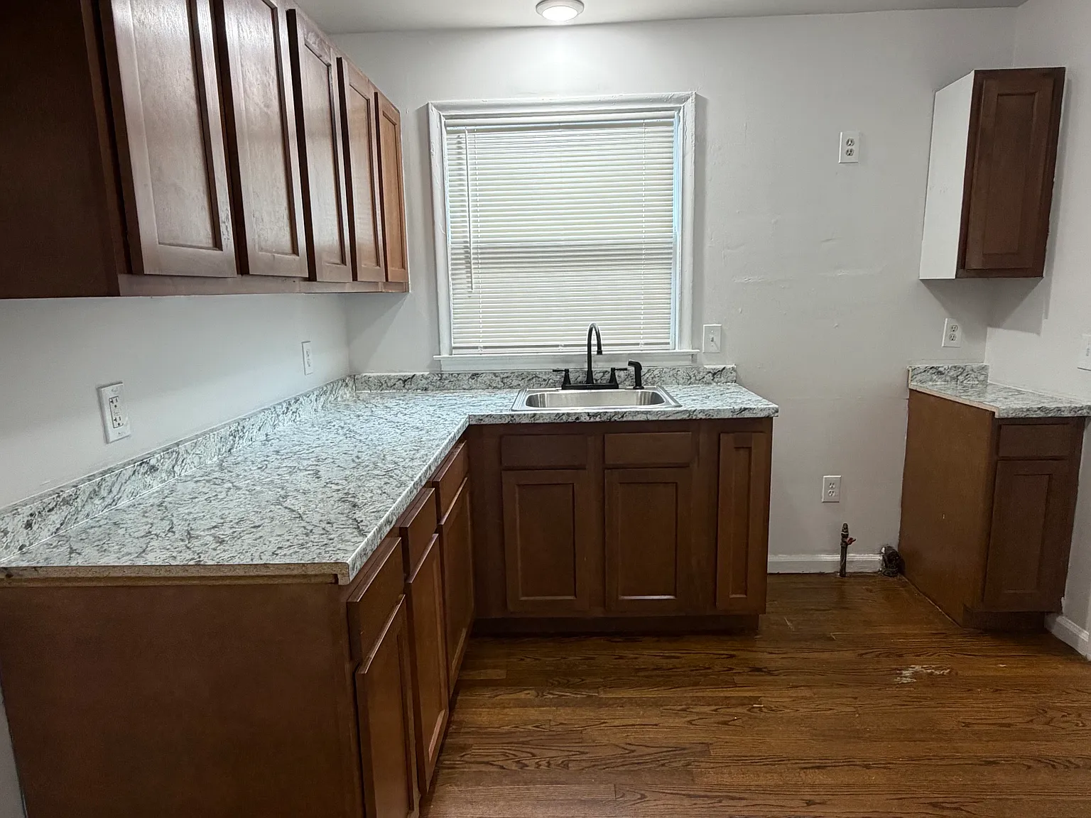 3 bed, 1100 sqft, $1,150 — Photo 4