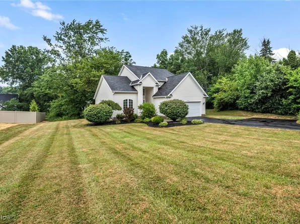 9551 Hoose Rd, Mentor, OH 44060