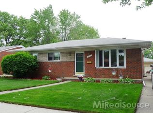 26806 Kelsey Dr, Warren, MI 48091