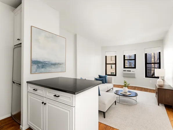 160 East 91st Street image 7 of 15