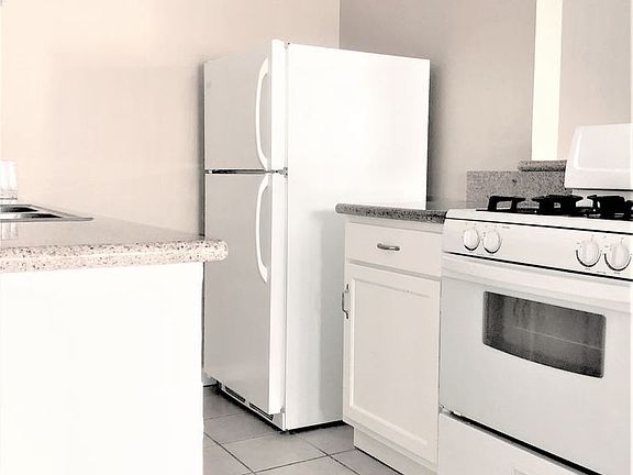 5th image of 4131 Pixie Ave #3