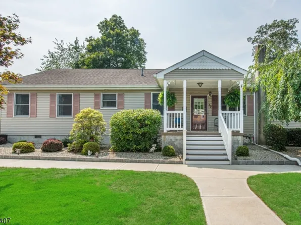 32 Clinton Ave, Mount Olive Twp., NJ 07828