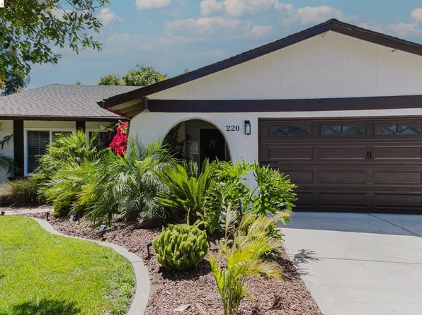 220 Yosemite Dr, Livermore, CA 94551