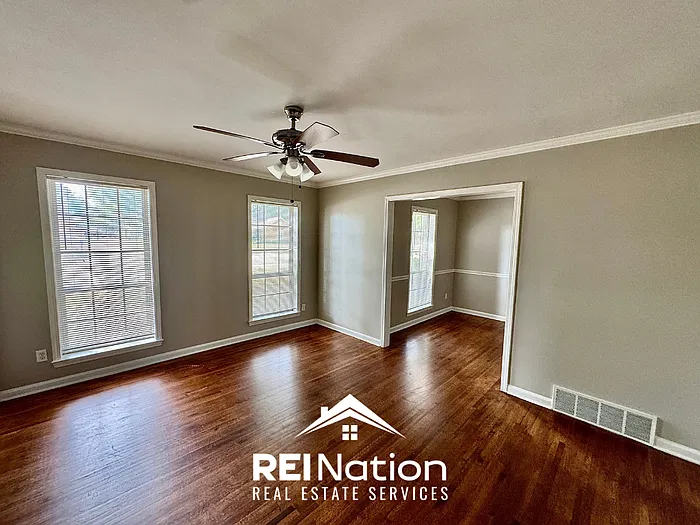 3 bed, 2.0 bath, 1667 sqft, $1,595 — Photo 2