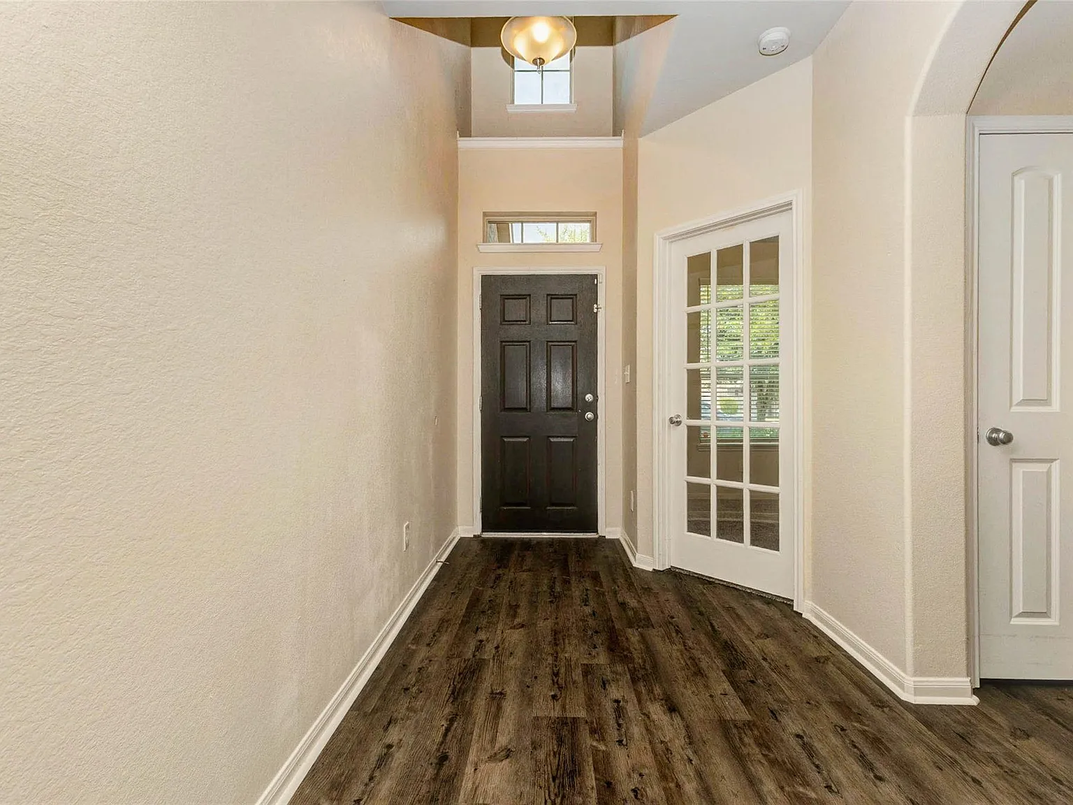 4 bed, 3.5 bath, 2447 sqft, $2,599 — Photo 3