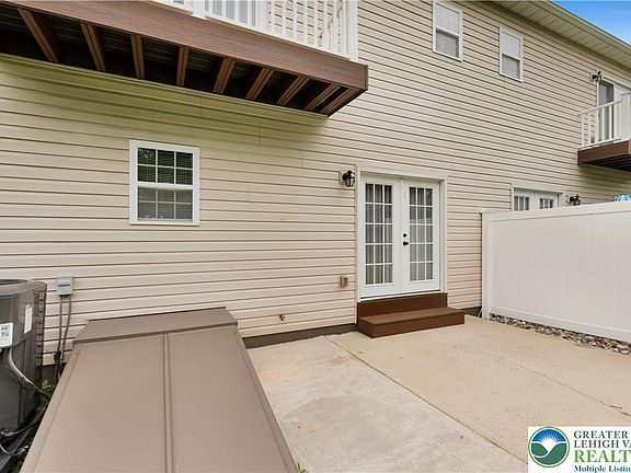5th image of 825 16th Ave