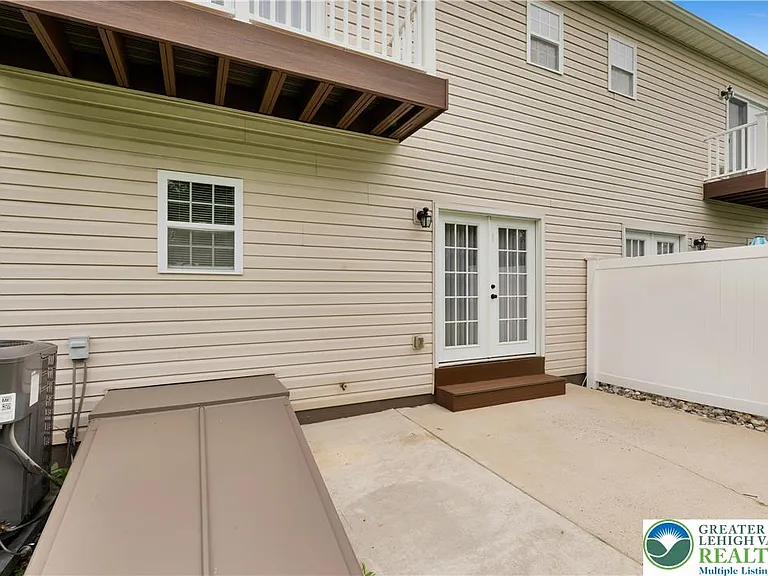 825 16th Ave — Photo 5