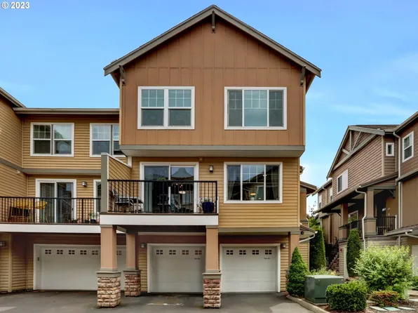 705 NW Falling Waters Ln Unit 105, Portland, OR 97229