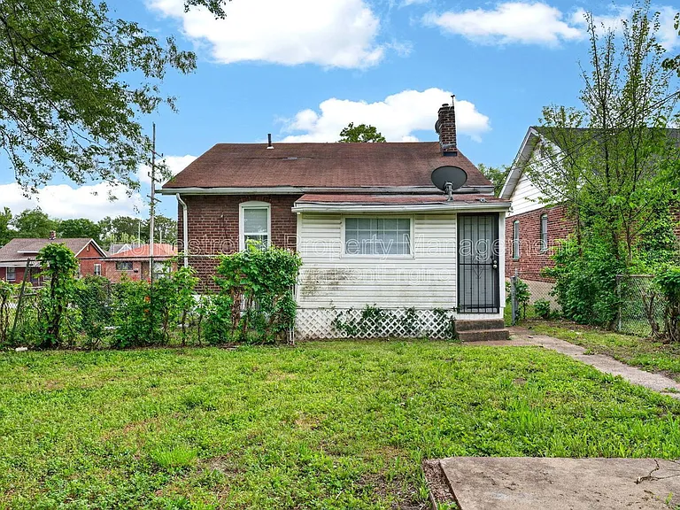 6705 Saint Louis Ave — Photo 5