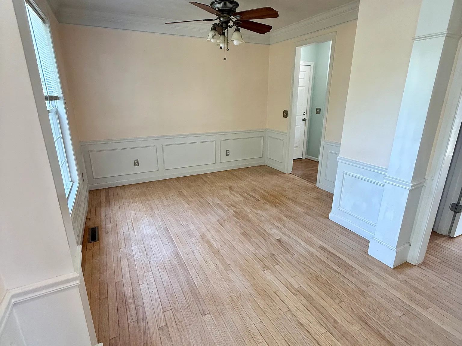 3 bed, 2.5 bath, $4,500 — Photo 2