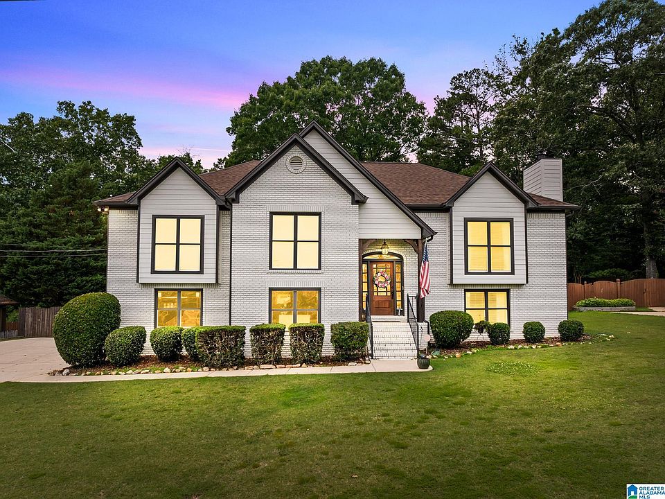1st image of 165 Essex Dr