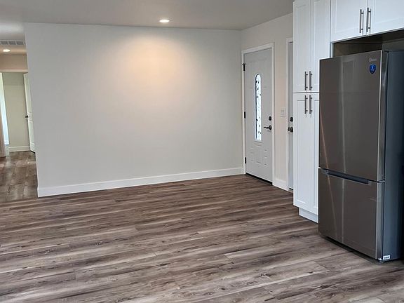 4th image of 344 N 3rd St