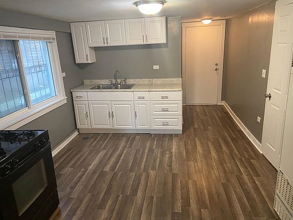 4th image of 3519 W Melrose St #Basement