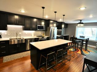 6450 York Ave S APT 218, Edina, MN 55435