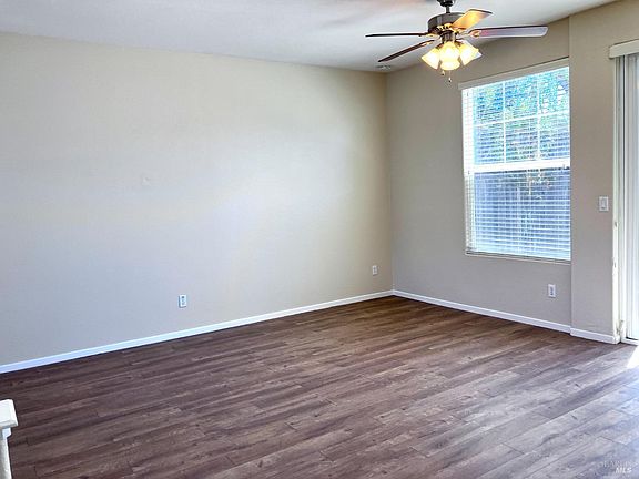 2nd image of 1609 Pinebrook Place